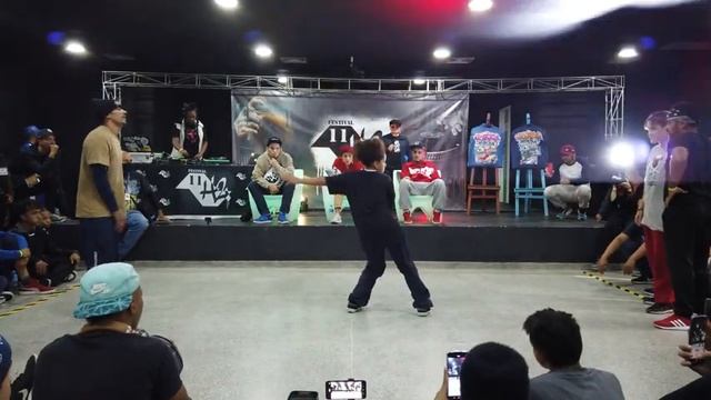 BBOY LUAN BGIRL TOQUINHA VS BBOY THI E BGIRL RAH смотреть онлайн
