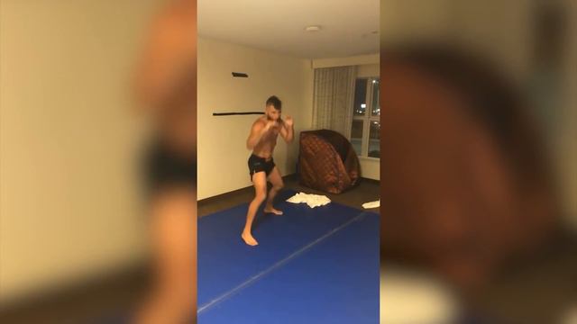 Хабиб ПРЕДУПРЕДИЛ UFC [Осторожно] / УАЙТ, МАХАЧЕВ, ЕМЕЛЬЯНЕНКО смотреть онлайн