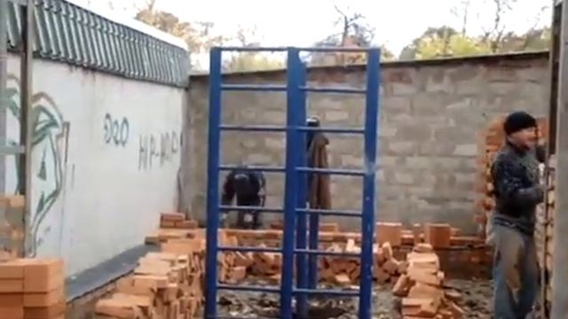 Гараж вместо спортплощадки.flv смотреть онлайн