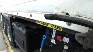 Как пользоваться пневмоподвеской фуры при за-раз-грузках под рампой!