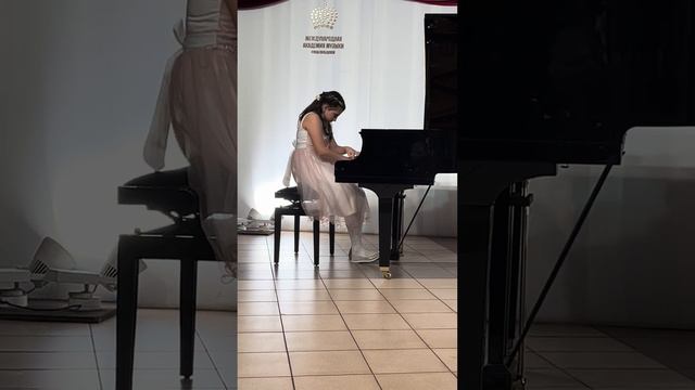 Э. Григ "Этюд" (Памяти Шопена) смотреть онлайн