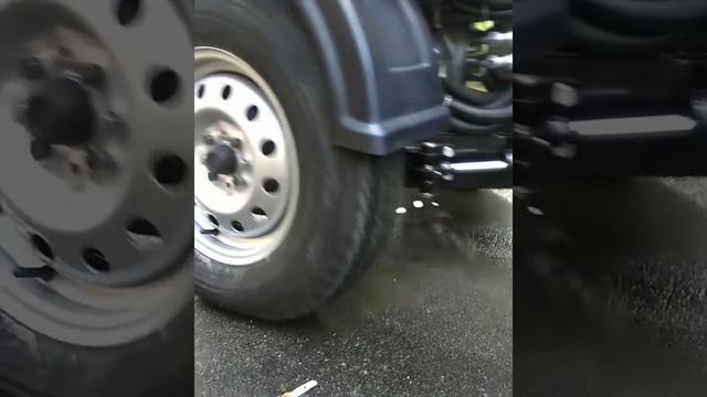 "Sweeper" ММК 1000. Подметальная вакуумно-уборочная машина (дорожный пылесос). Сделано в РФ смотреть онлайн