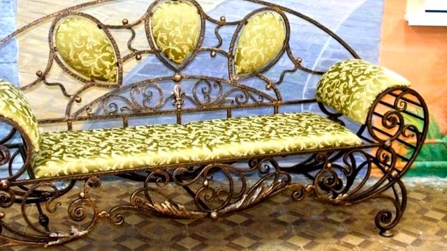 Красивый кованый диванчик скамейка для дома ковка интерьерная. смотреть онлайн