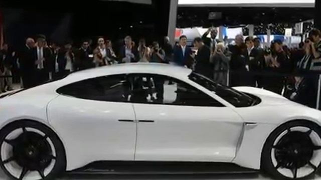 2018 Porsche Mission E up to 670 hp YouTube 360p смотреть онлайн