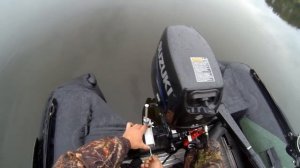 Ставим струбцину-держатель датчика дешевого эхолота