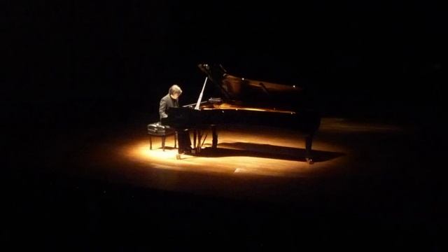 J.S.Bach: French Suite No.2 in C minor - Menuet (5/6) смотреть онлайн