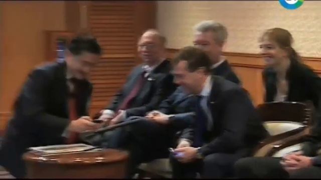 Дмитрия Медведева отправили в отставку смотреть онлайн