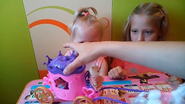 Карета Барби с лошадями! катаем Sylvanian Families на карете! распаковка!