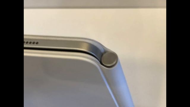 USED Apple Magic Keyboard for iPad Pro 12.9” 3 4 5th Generation US English White  2626231  MJQL3LL/