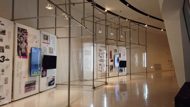 [4K] Walking inside Dongdaemun Design Plaza(DDP), Seoul South Korea смотреть онлайн