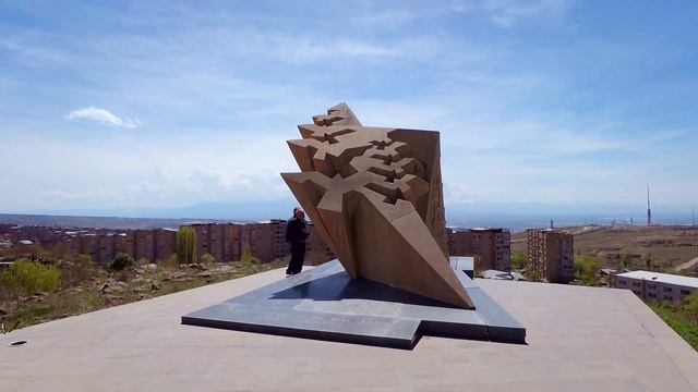 YEREVAN 12 District, Walking tour in all areas of capital of Armenia, April 2023, 4K 60 fps смотреть онлайн