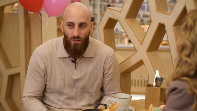 Выпуск #1 Янис Кайшев про бизнес, факапы и место "сладкого" в семье смотреть онлайн