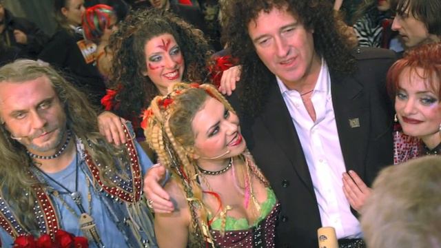 Stanislas Vitort sings "The Show Must Go On" by Queen смотреть онлайн