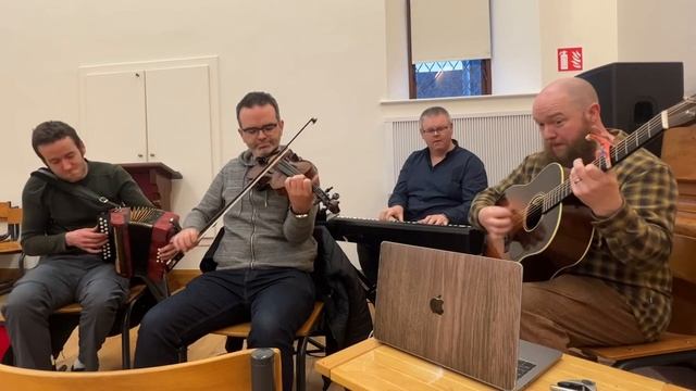 Fergal’s Tune A Day - Day 84 - The Green Fields Of Woodford