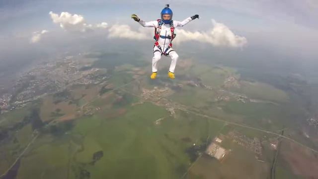 СкайЦентр Пермь. Тренировочные прыжки с парашютом FreeFly