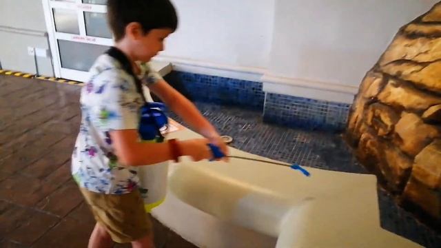 Мы в КИДЗАНИИ. ДУБАЙ МОЛЛ. Дети "ПРИМЕРЯЮТ" ПРОФЕССИИ. смотреть онлайн