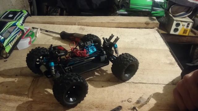 H/L Insaneness Sacker (Team Associated 1/18) Лучшая 1/18 ? смотреть онлайн