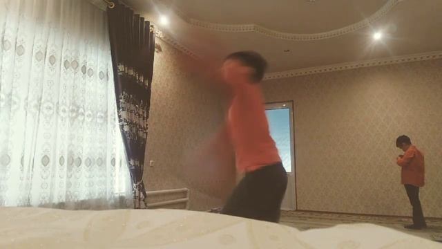 ДВА БРАТА АКРОБТА,ОДИН КЕТМЕНЬ ДРУГОЙ ЛОПАТА смотреть онлайн