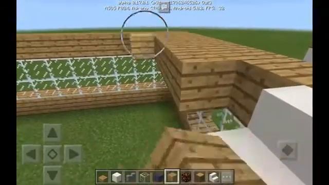 Играю Майнкрафт на телефоне , строим красивые дома