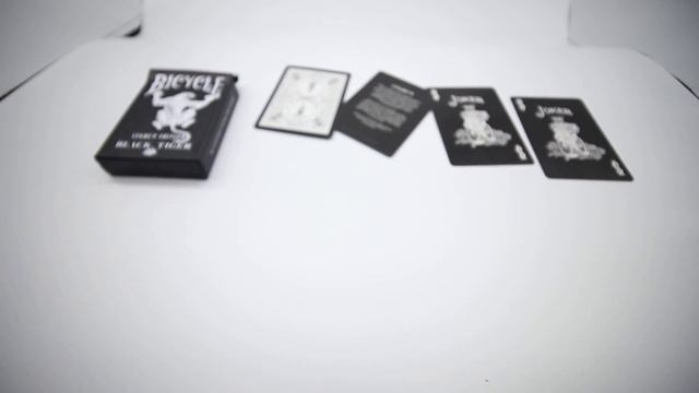 Deck Review - Bicycle Black Tiger Legacy Edition [HD] смотреть онлайн