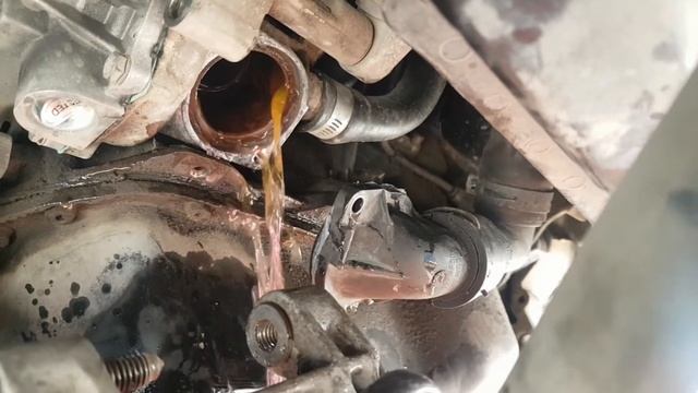 VW Polo Classic TERMOSTAT DEĞİŞİMİ - 1.6 AFT Motor termostat nerede nasıl sökülür смотреть онлайн