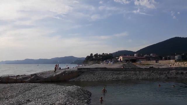 Агой. Пляж в начале сезона 2019 смотреть онлайн