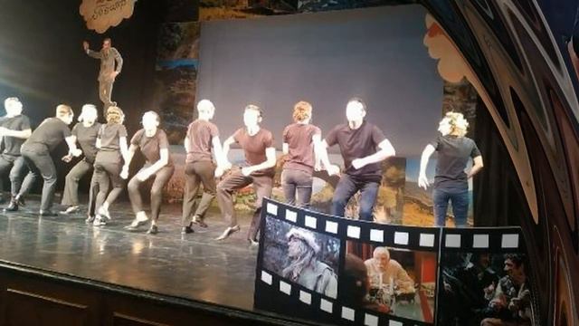 В инвалидной коляске и почти не разговаривает: Коллеги расплакались при виде Армена Джигарханяна смотреть онлайн