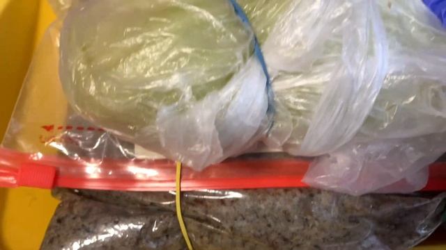 Отмечаю день рожденья???Готовлю. Угощаю гостей.