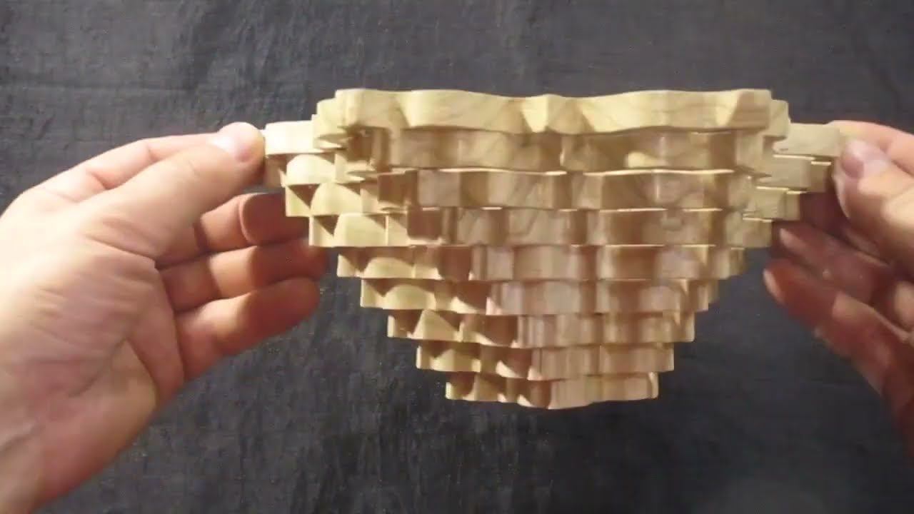 Декоративные чаши из обрезков. Decorative Bowls Of Scraps Of Different Species Of Wood