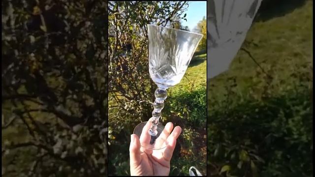 ?Два редких хрустальных фужера с ручной гравировкой, состояние без нареканий, потрясающе звенят. смотреть онлайн