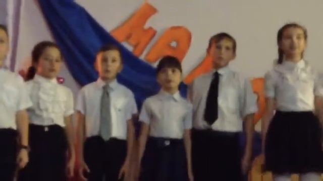 4 " Б " класс. Выступление ко дню матери. Краснокоммунарская школа. смотреть онлайн