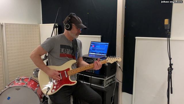 Lipstick Pickups Sounds Amazing In A STRATOCASTER!