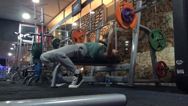 Жим штанги лежа средним хватом 4*4 – 55 смотреть онлайн