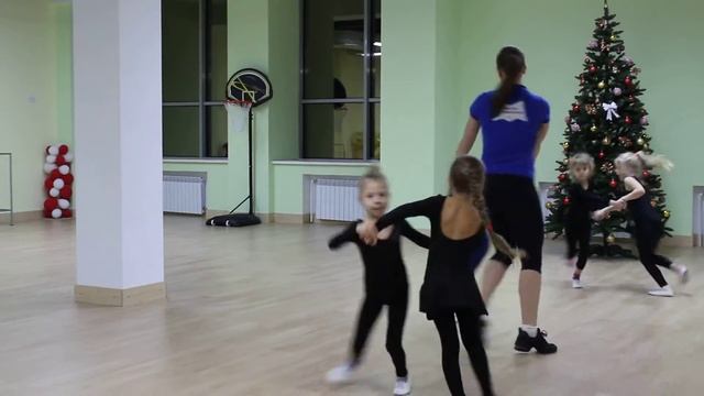 Средняя группа по танцам в «Магис Дети» 3-6 лет смотреть онлайн