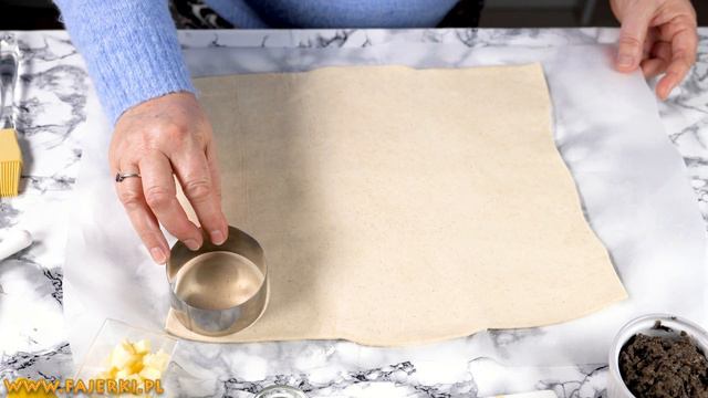 Puff pastry recipes - how to make special snacks. Tapenade, salmon and sausages смотреть онлайн