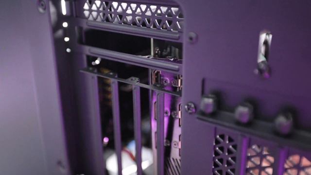 Rebuilding my DAMAGED PC Setup (Corsair 7000D Review) смотреть онлайн