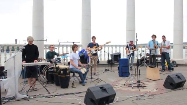Funk Band (Izhevsk, Russia) - Apache (Incredible Bongo Band cover) смотреть онлайн