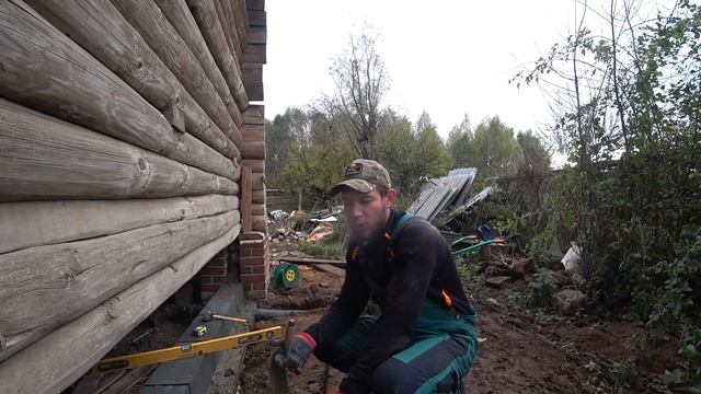 Дом в деревне начинает превращаться в усадьбу. Установили светильники на солнечной батарее смотреть онлайн