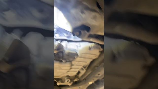 Где находится номер двигателя в BMW X5M. смотреть онлайн
