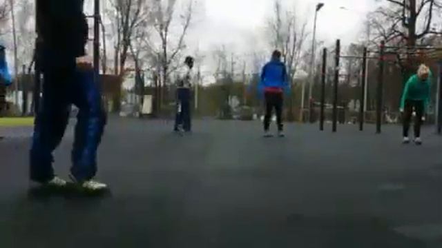 Тренировка в Измайловском парке. Упражнения Берпи и Планка смотреть онлайн