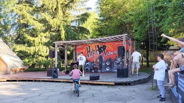 Вечерний воскресный VLOG. Движуха HIP-HOP LIVE 42 в парке "Антошка" / Кемерово 11.06.23 г. смотреть онлайн
