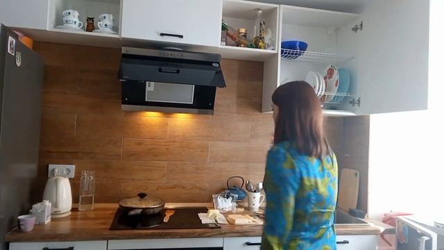 Как мы очень голодные ели дешевые пельмени! Очень вкусно? смотреть онлайн