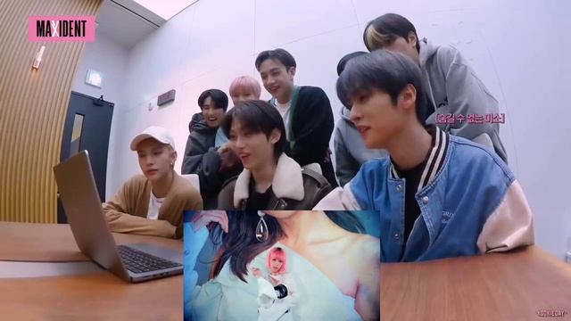 Stray Kids Reaction To Blackpink - DDU DU DDU DU { 뚜두뚜두 } M/V смотреть онлайн