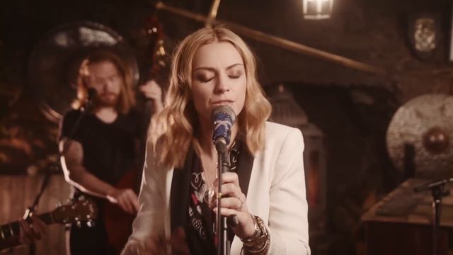 Amy Macdonald - Woman Of The World (Acoustic / Drovers Inn Session)