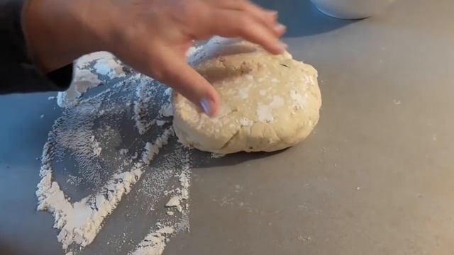 ??АРОМАТНЫЕ, ХРУСТЯЩИЕ И ОЧЕНЬ ВКУСНЫЕ ЧЕБУРЕКИ С СЫРОМ И ЗЕЛЕНЬЮ !!! ?? смотреть онлайн