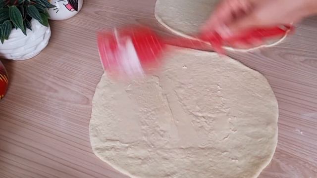 ТАК ПИРОЖКИ ГОТОВИТ ТОЛЬКО МОЯ СВЕКРОВЬ! Как делать пирог 4 раза вкуснее. Сразу четыре начинки. смотреть онлайн