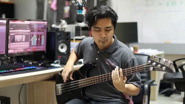 Somebody Told Me - The Killers [Bass Cover] смотреть онлайн