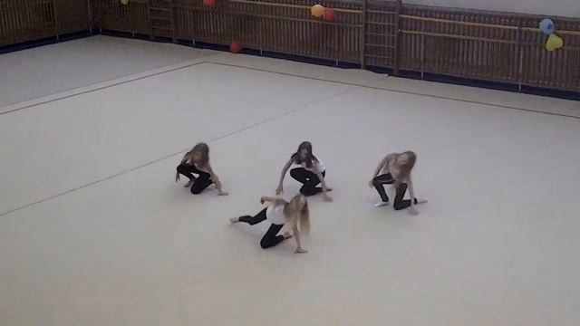 Бешаные девочки показательнье выступления. смотреть онлайн