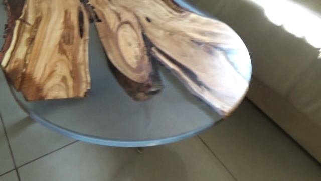 Авторский стол из слэба и эпоксидной смолы смотреть онлайн