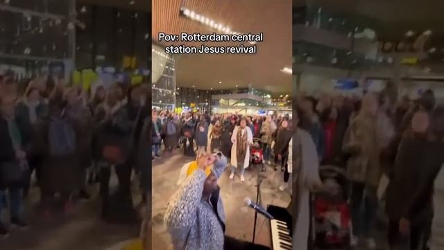 Поклонение в торговом центре смотреть онлайн